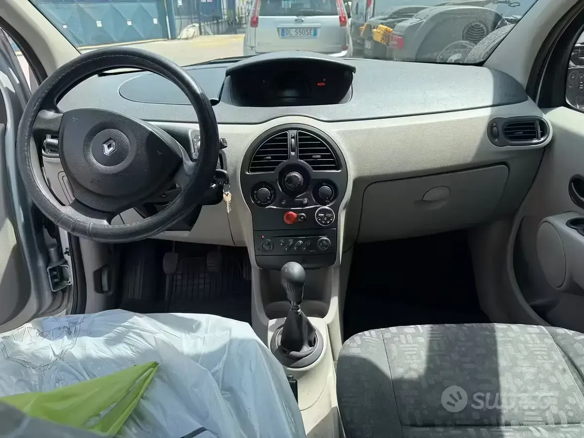 Usata Renault Modus 75 CV (55 kW) 2005 Grigio Monovolume