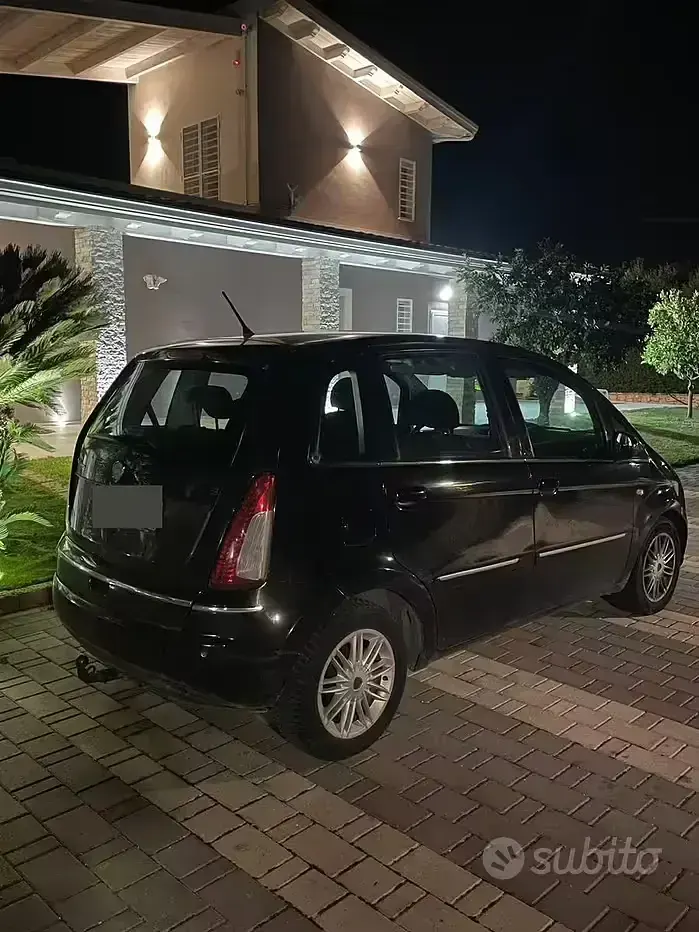 Usata Lancia Musa 95 CV (69 kW) 2011 Nero Monovolume