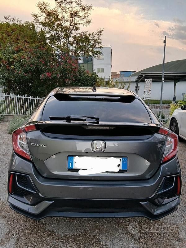 Usata Honda Civic 126 CV (92 kW) 2021 Grigio Berlina