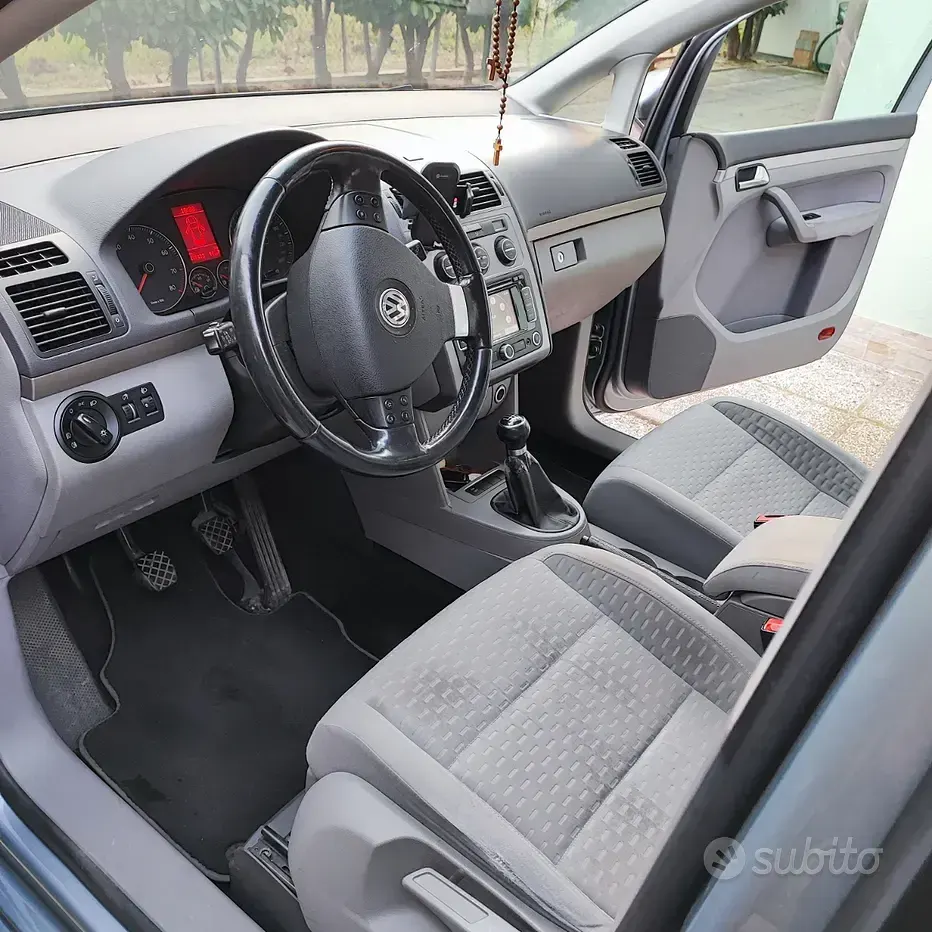 Usata VW Touran 2010 Grigio Monovolume