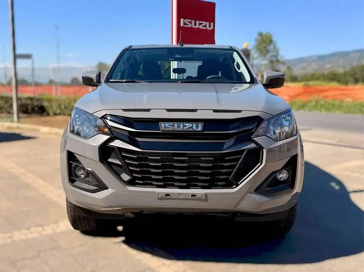 Nuova Isuzu D-Max 165 CV (121 kW) 2026 Inishmore green Pick-up