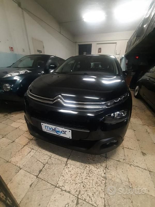 Nero Usata 2018 Citroën C3 PureTech Tre volumi | 7950 € (Buon prezzo) - Immagine 1/4