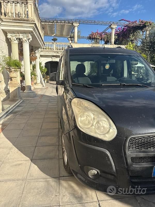 Usata Fiat Doblò 120 CV (88 kW) 2012 Nero Monovolume