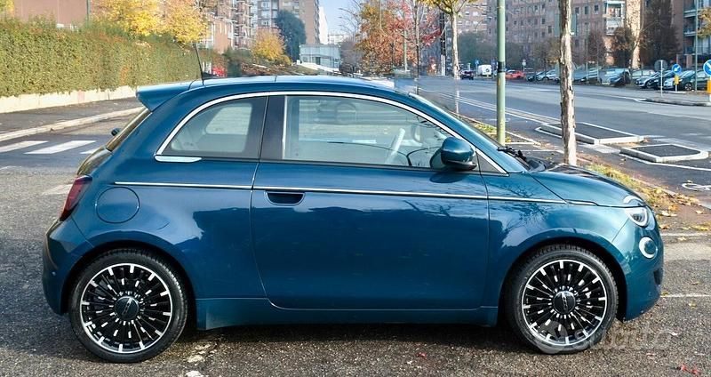 Używany Fiat 500e La Prima 86 kW (118 KM) 2020 Zielony Sedan/Limuzyna