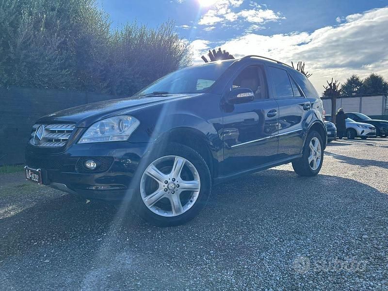 Usata Mercedes ML320 224 CV (164 kW) 2008 Blu SUV