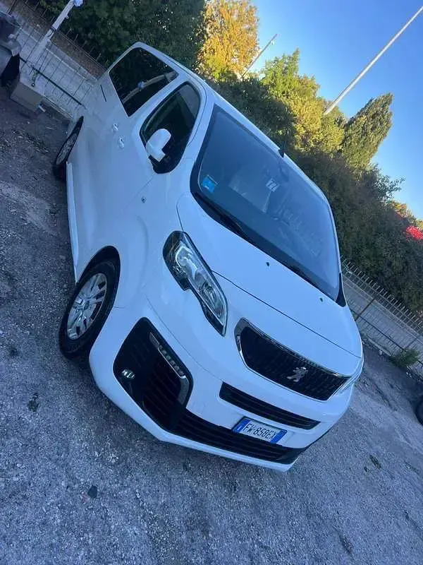 Usata Peugeot Traveller 150 CV (110 kW) 2019 Bianco Monovolume