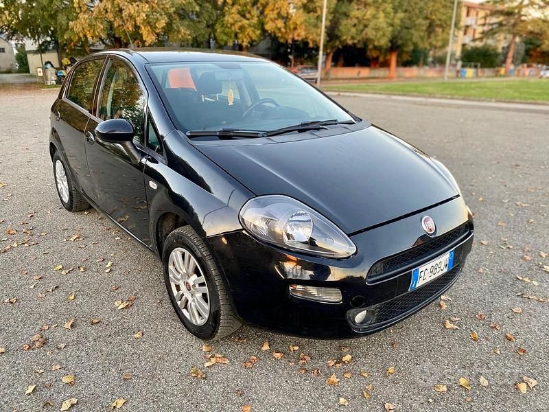 Usata Fiat Grande Punto 77 CV (56 kW) 2016 Nero Utilitaria