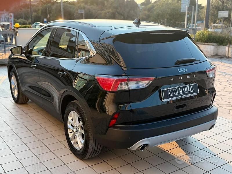 Usata Ford Kuga Titanium 120 CV (88 kW) 2020 Nero SUV