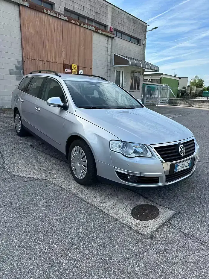 Usata VW Passat Highline 140 CV (102 kW) 2009 Grigio Station wagon