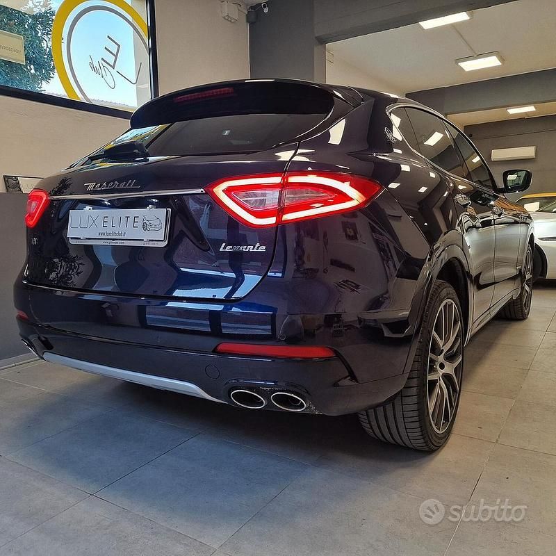 Usata Maserati Levante GranLusso 250 CV (183 kW) 2017 Blu SUV