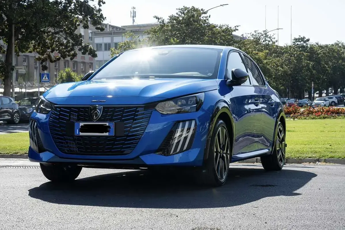 Usata Peugeot 208 GTi 136 CV (100 kW) 2024 Utilitaria