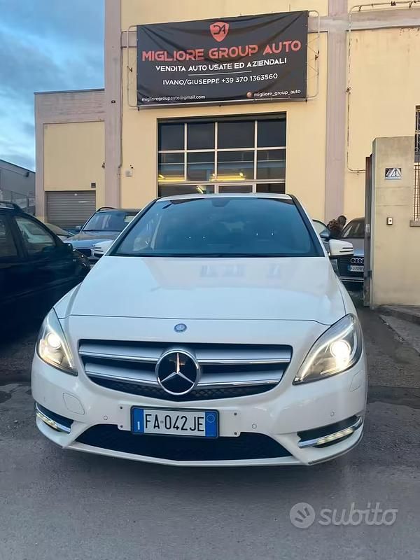 Usata Mercedes B180 Premium 109 CV (80 kW) 2015 Bianco Monovolume