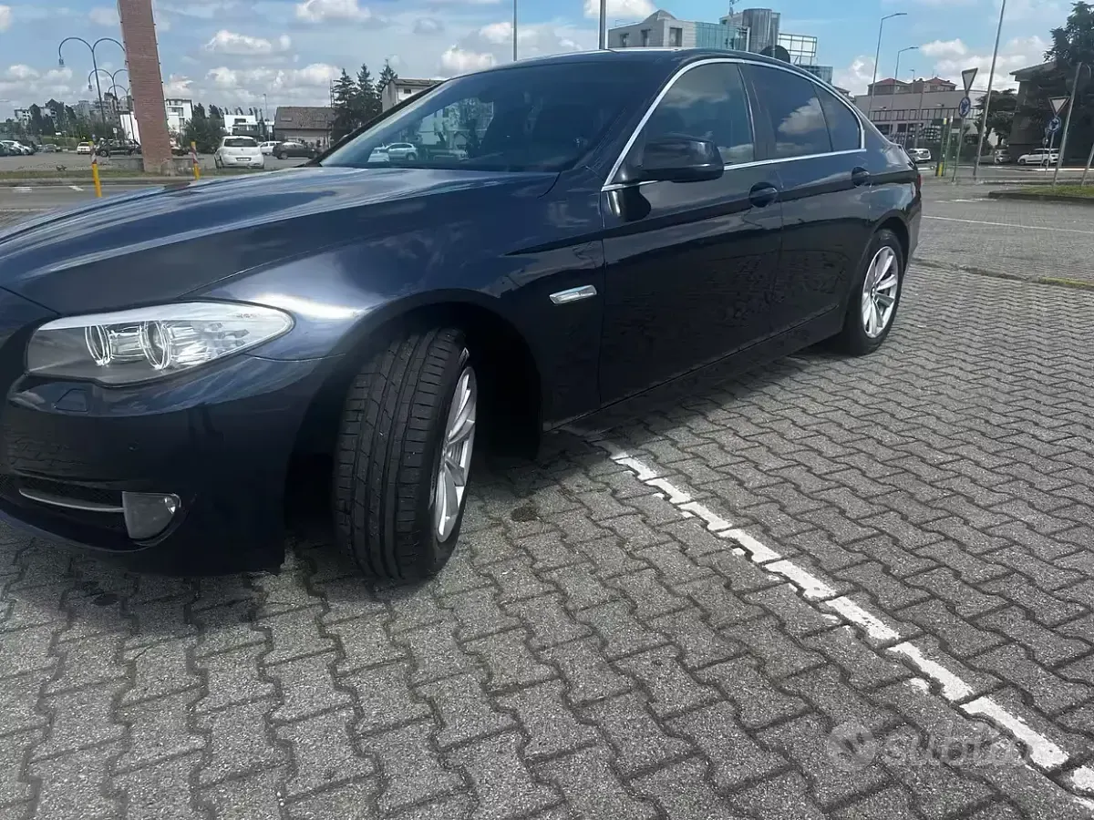 Usata BMW 530 258 CV (189 kW) 2012 Bluazzurro Berlina
