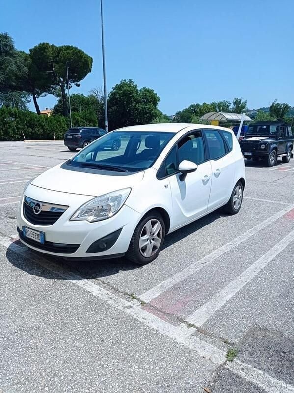 Usata Opel Meriva 75 CV (55 kW) 2011 Bianco Monovolume