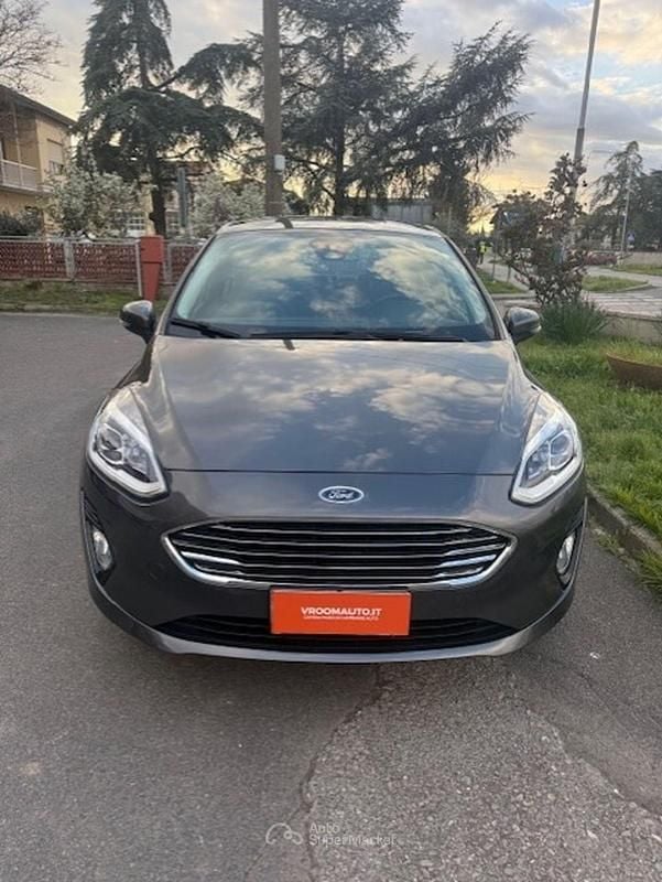 Usata Ford Fiesta 95 CV (69 kW) 2020 Gray Utilitaria