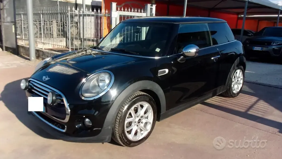 Usata Mini Cooper D 116 CV (85 kW) 2016 Nero Utilitaria