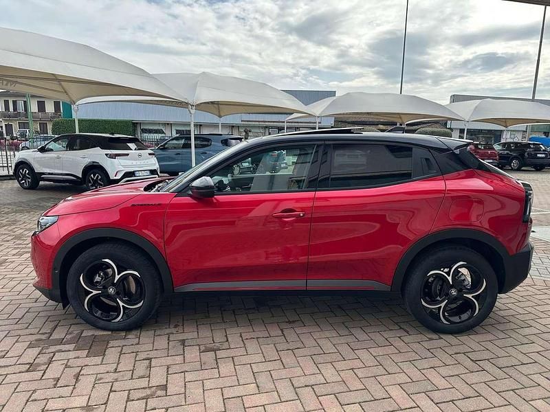 Usata Alfa Romeo Junior Edizione Speciale 145 CV (106 kW) 2025 Rosso brera SUV
