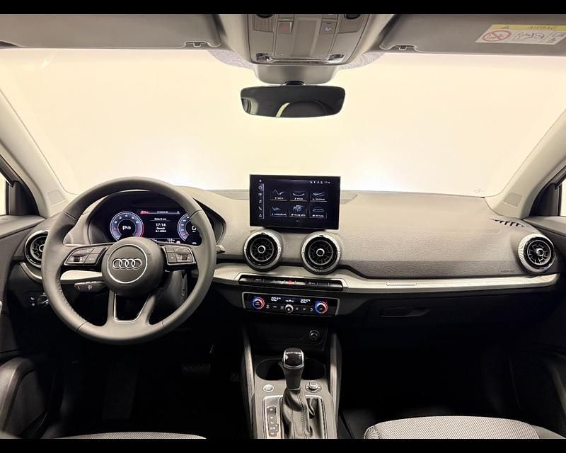 Nuova Audi Q2 S-Line 150 CV (110 kW) 2025 Argento rugiada metallizzato SUV