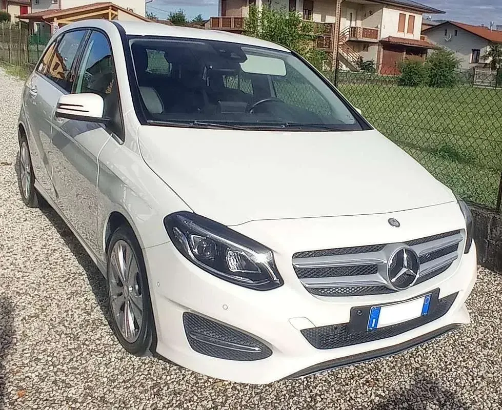 Usata Mercedes 180 109 CV (80 kW) 2015 Bianco Berlina