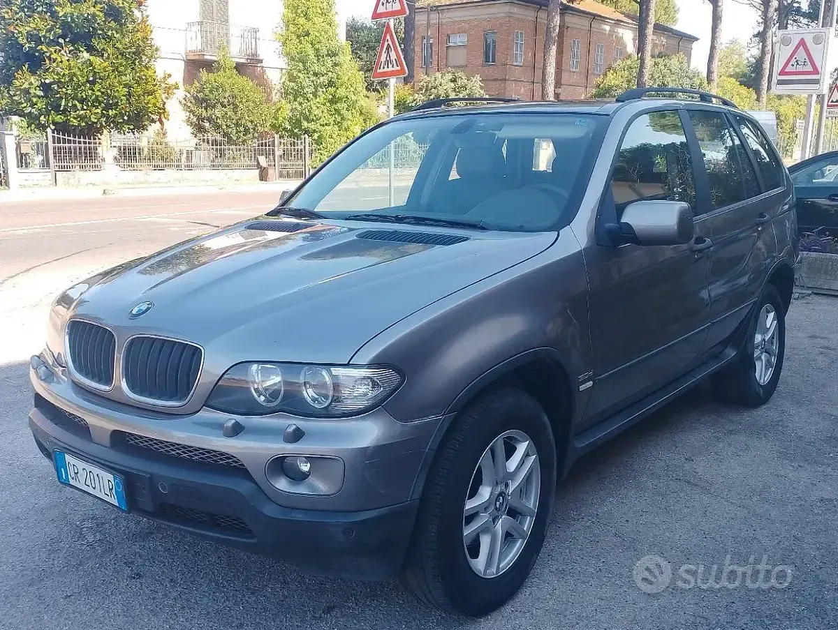 Usata BMW X5 218 CV (160 kW) 2004 Grigio SUV