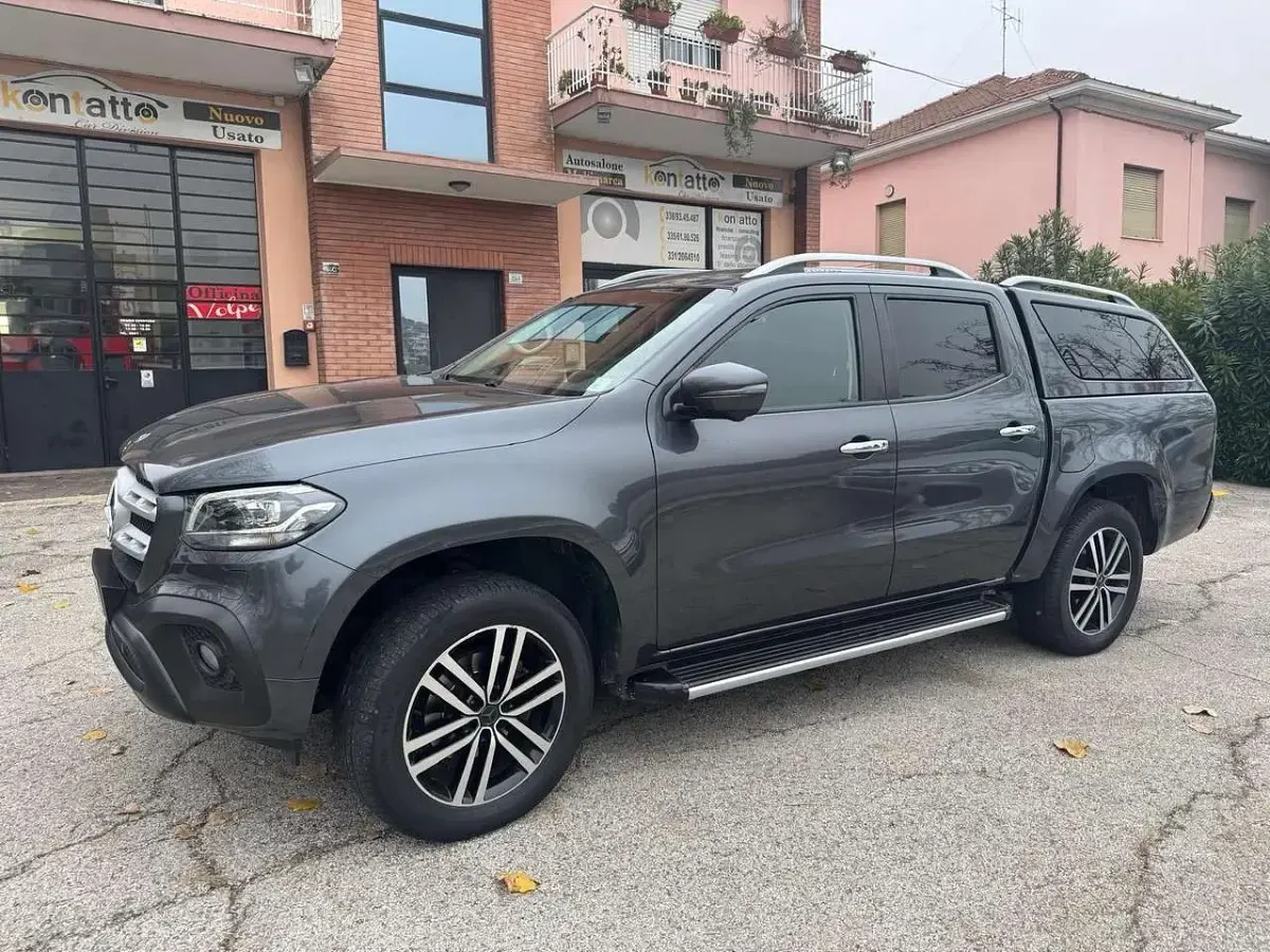 Usata Mercedes X250 Progressive 190 CV (139 kW) 2018 Grau metallic Pick-up