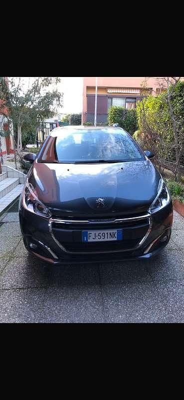 Usata Peugeot 208 Active 82 CV (60 kW) 2017 Utilitaria