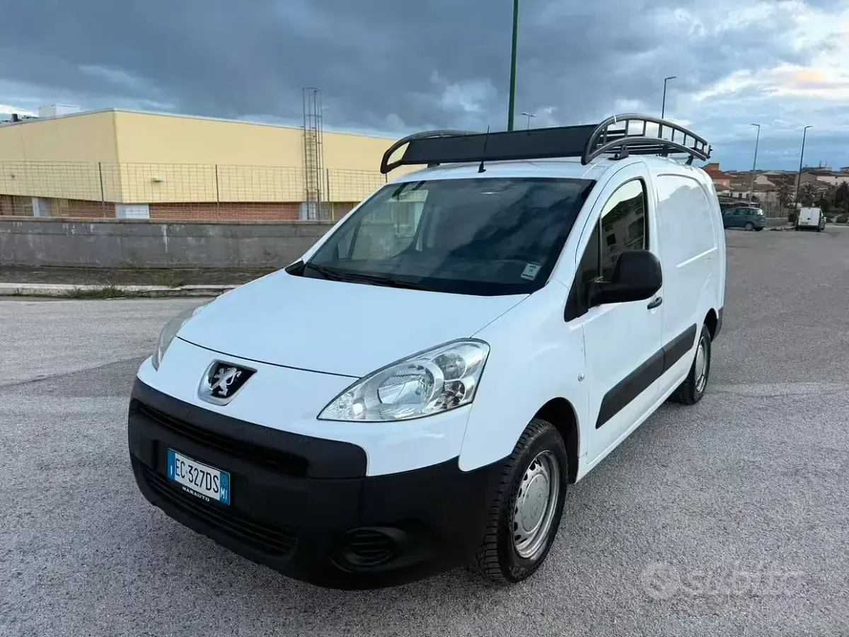 Usata Peugeot Partner 90 CV (66 kW) 2010 Bianco Monovolume