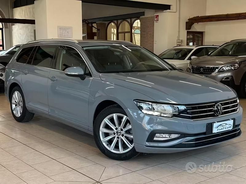 Usata VW Passat Business 150 CV (110 kW) 2022 Grigio Station wagon