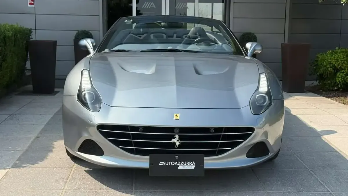 Usata Ferrari California 560 CV (411 kW) 2017 Grigio Cabrio