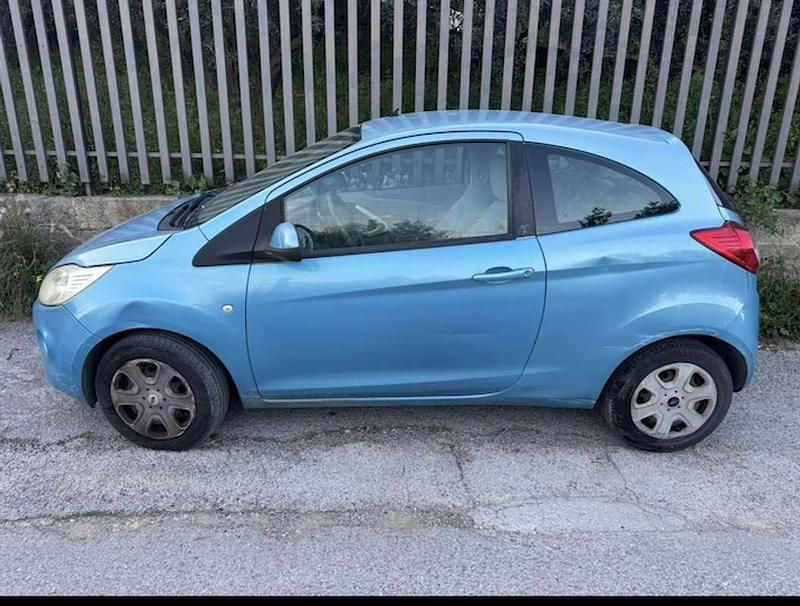 Usata Ford Ka Titanium 75 CV (55 kW) 2011 Blu/azzurro Utilitaria