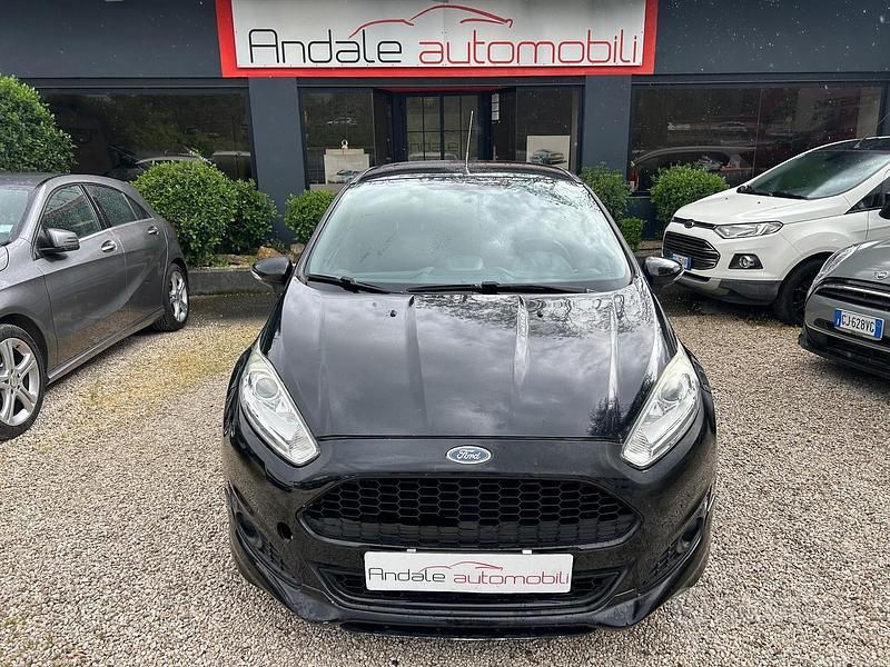 Usata Ford Fiesta ST-Line 75 CV (55 kW) 2017 Nero Berlina