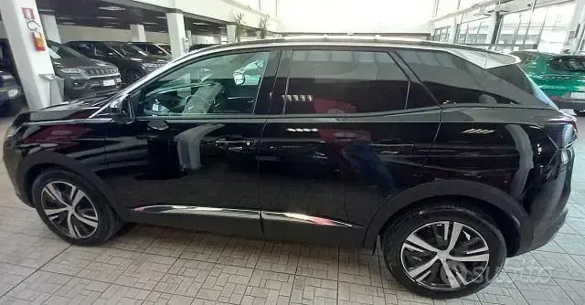 Usata Peugeot 3008 Active 131 CV (96 kW) 2023 Nero SUV