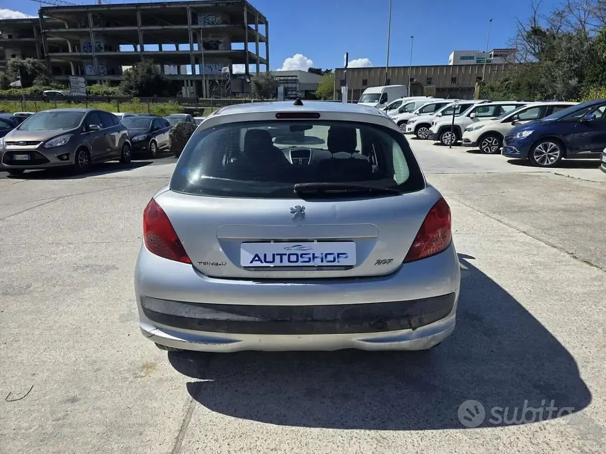 Usata Peugeot 207 68 CV (50 kW) 2006 Grigio Berlina