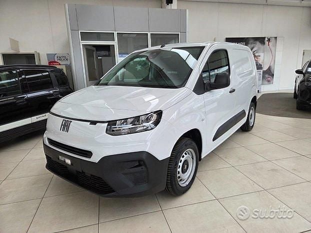 Nuova Fiat Doblò 101 CV (74 kW) 2025 Grigio Monovolume