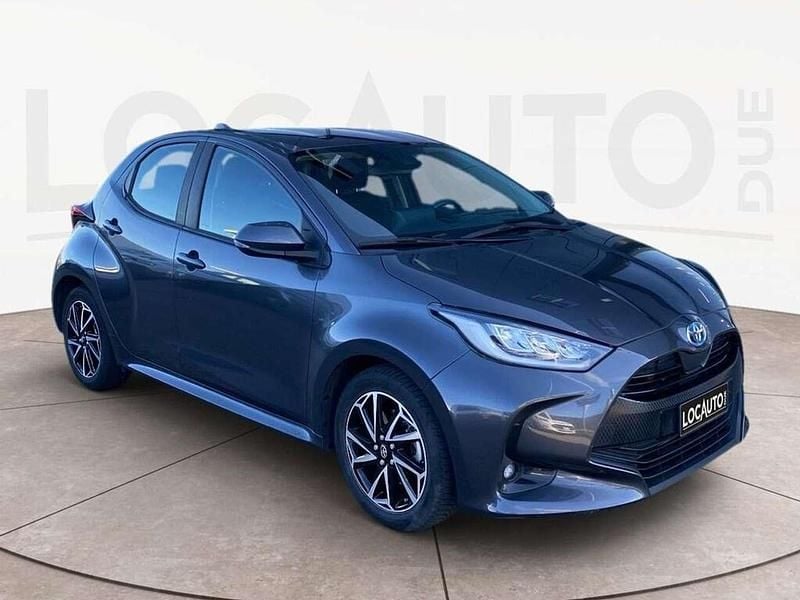 Usata Toyota Yaris Hybrid Trend 116 CV (85 kW) 2022 Grigio Berlina