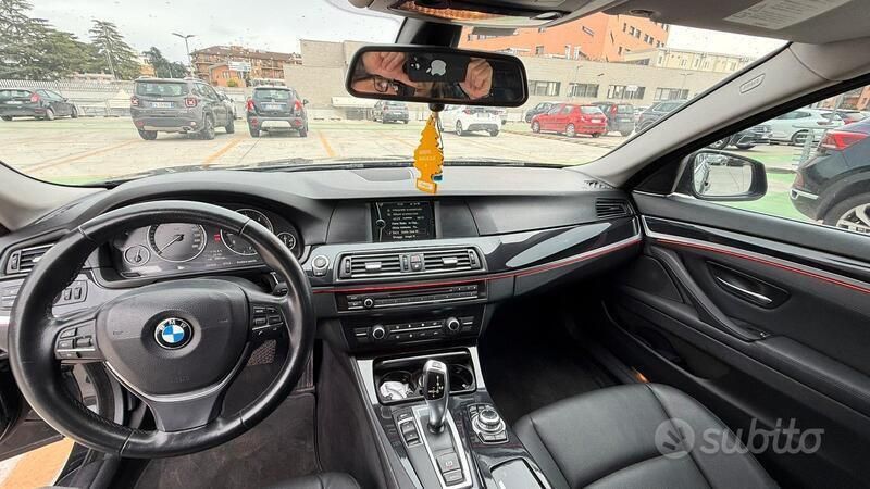 Usata BMW 520 184 CV (135 kW) 2012 Nero Berlina