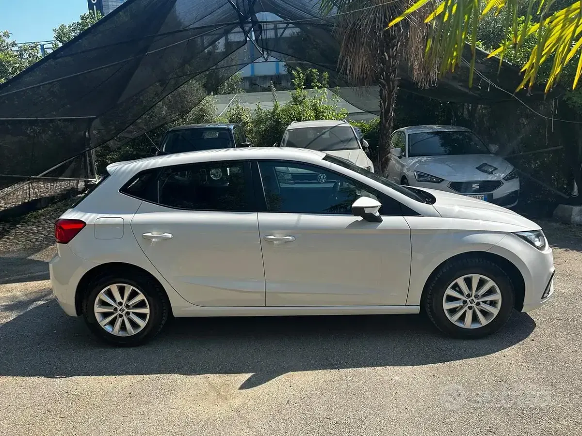 Usata Seat Ibiza 90 CV (66 kW) 2022 Bianco Utilitaria