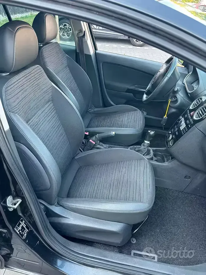 Usata Opel Corsa 86 CV (63 kW) 2014 Nero Utilitaria