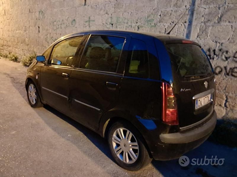 Usata Lancia Musa 90 CV (66 kW) 2006 Nero Monovolume