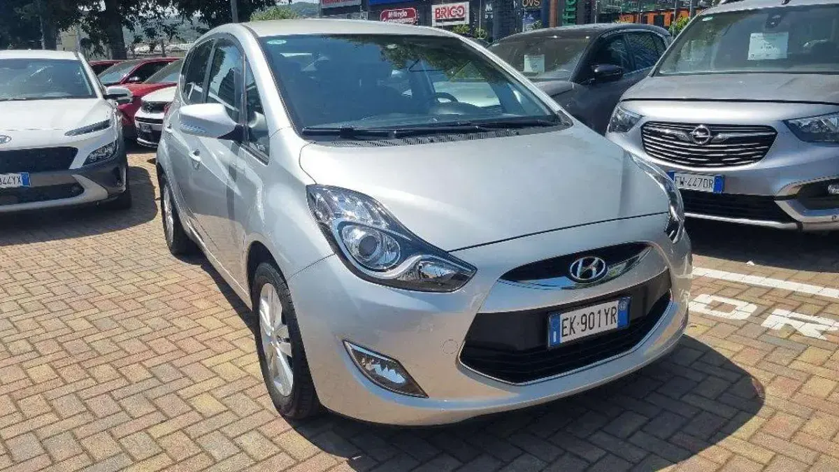 Usata Hyundai ix20 Comfort 116 CV (85 kW) 2012 Grigio Utilitaria