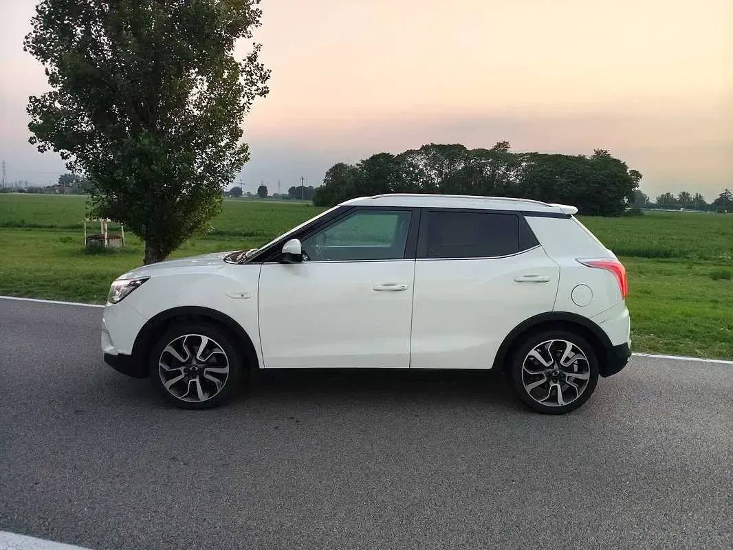 Usata SsangYong Tivoli 116 CV (85 kW) 2016 Bianco SUV
