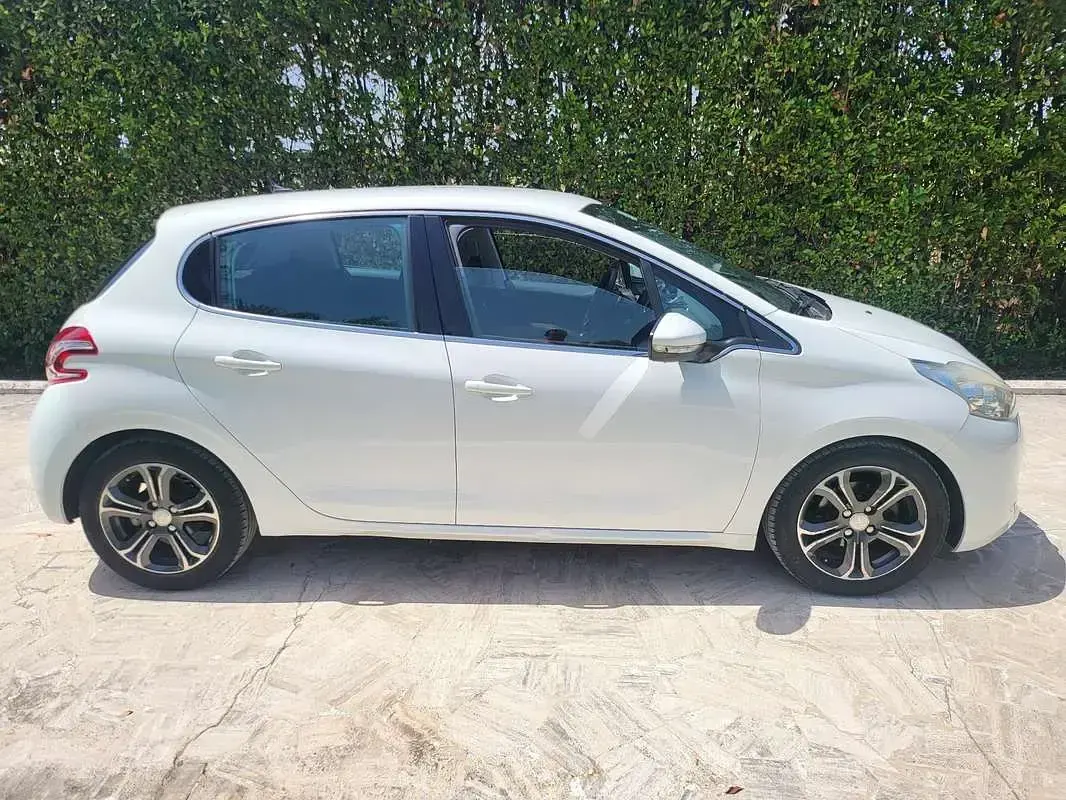 Usata Peugeot 2008 Allure 92 CV (67 kW) 2014 SUV