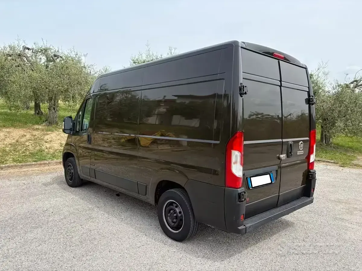Usata Fiat Ducato 120 CV (88 kW) 2021 Marrone Furgone