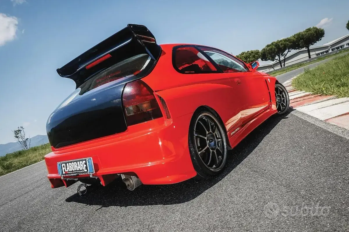 Usata Honda Civic 160 CV (117 kW) 1996 Rosso Berlina