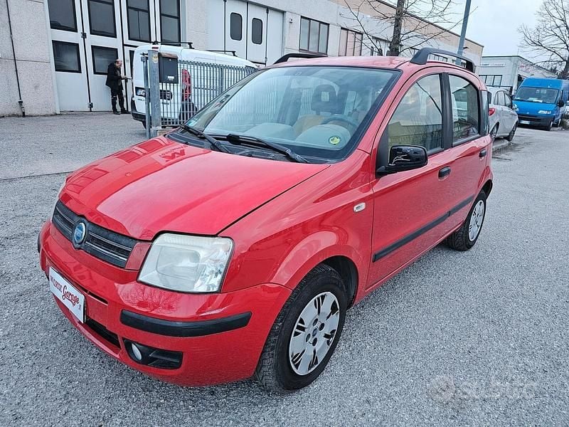 Usata Fiat Panda Dynamic 60 CV (44 kW) 2005 Rosso Utilitaria