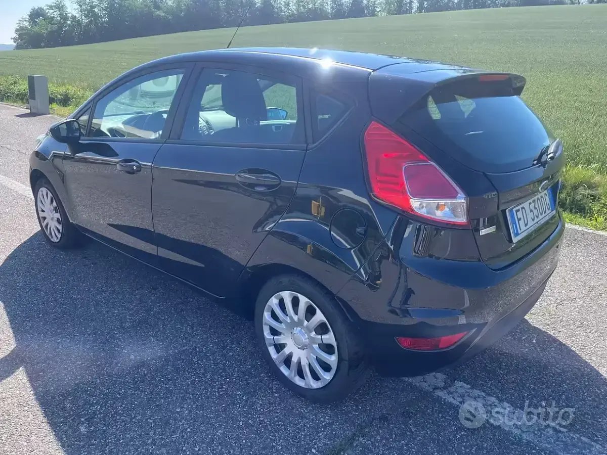 Usata Ford Fiesta Titanium 101 CV (74 kW) 2016 Nero Utilitaria
