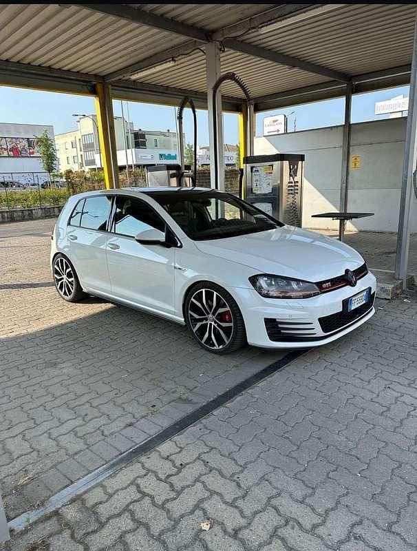 Usata VW Golf VII GTI 230 CV (169 kW) 2016 Berlina