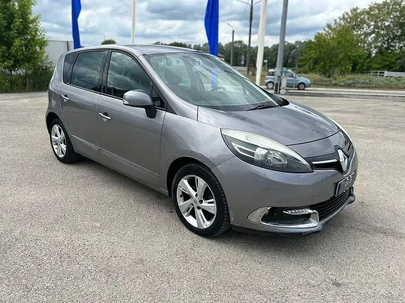Käytetty Renault Scénic 110 HP (80 kW) 2014 Harmaa Tila-auto