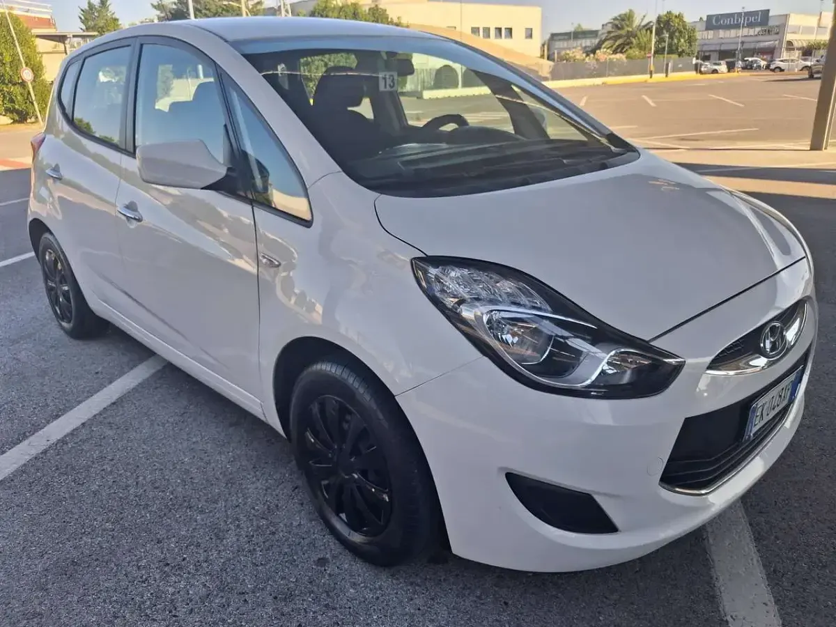 Usata Hyundai ix20 Comfort 90 CV (66 kW) 2012 Bianco Utilitaria