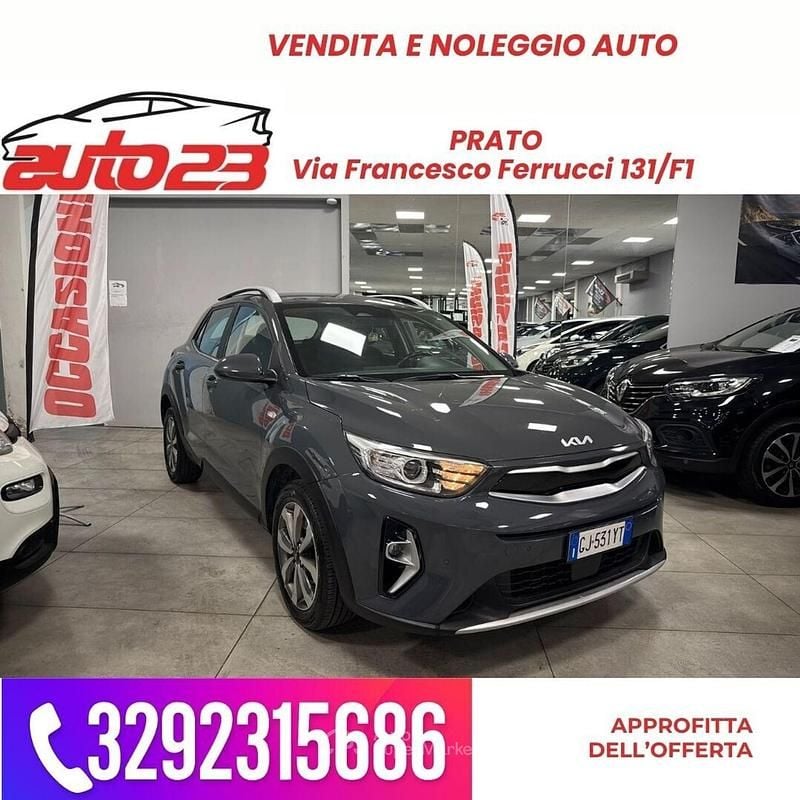 Grigio Usata 2022 Kia Stonic GT-Line SUV | 12.899 € (Buon prezzo) - Immagine 1/4